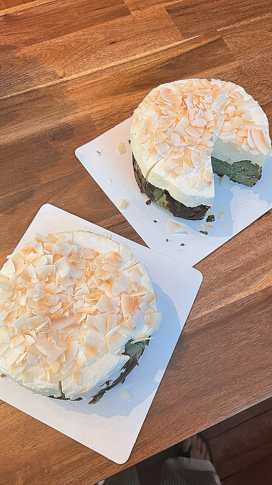 Coconut Pandan Basques Cheesecake